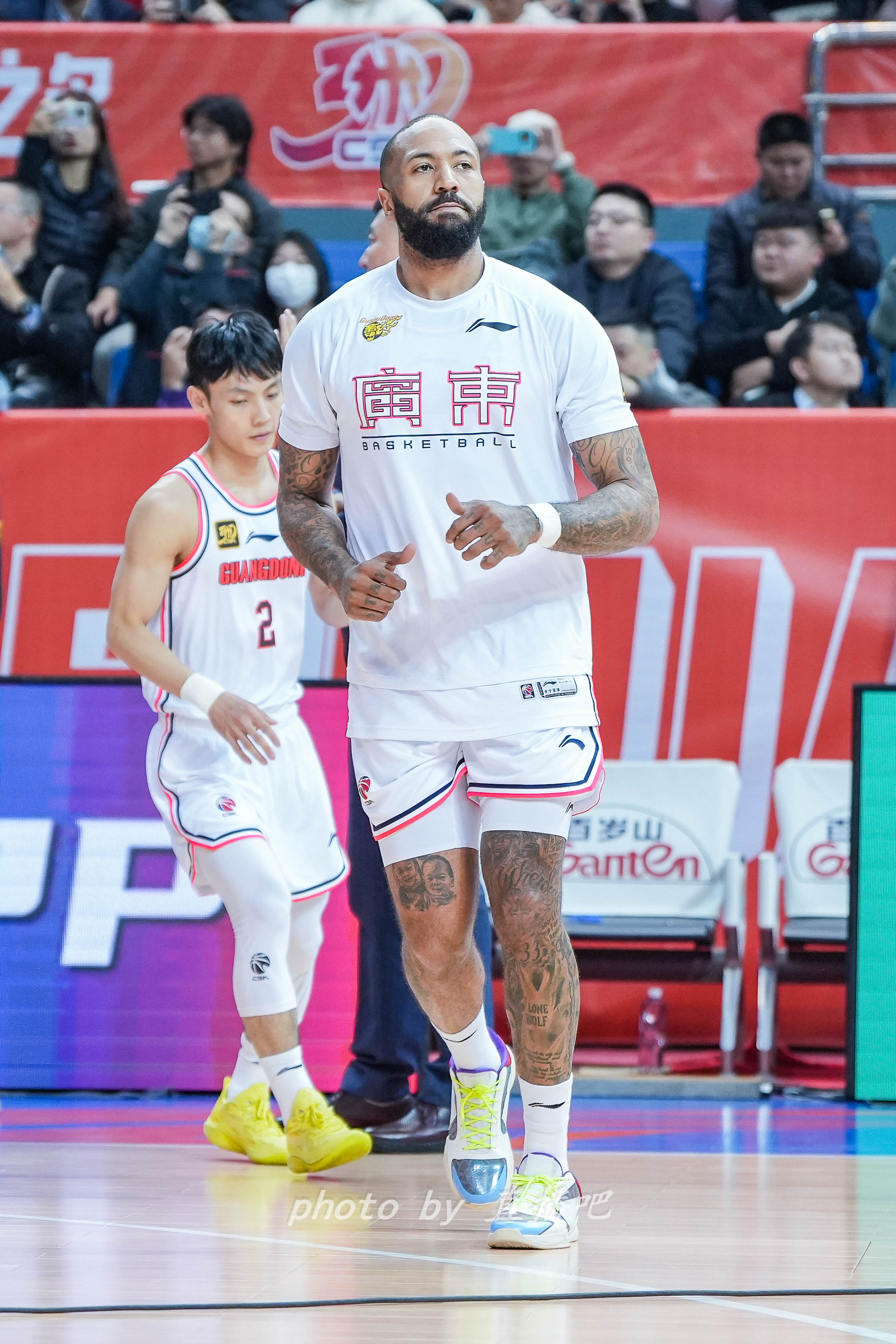  打得不錯！36歲吉倫沃特原本的第三外援卻成廣東男籃的真大腿