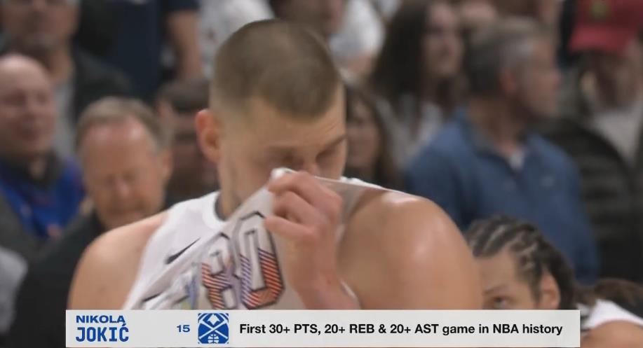  你貸款？轉播方字幕：約基奇30+20+20！NBA歷史首人！