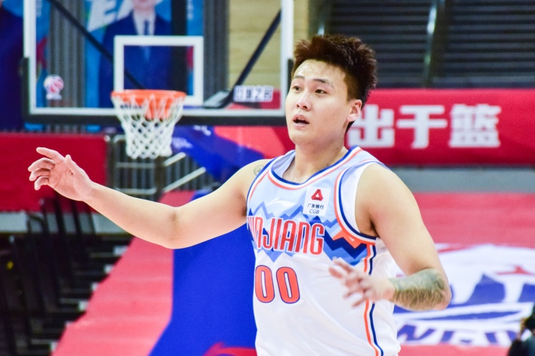 不太準！趙睿18中6拿到20分4板4助也有4失誤 三分13中4