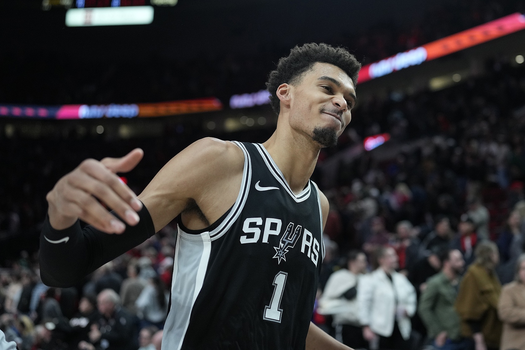  下一個(gè)NBA超級巨星？文班亞馬——身高&技術(shù)與人格魅力的完美結合